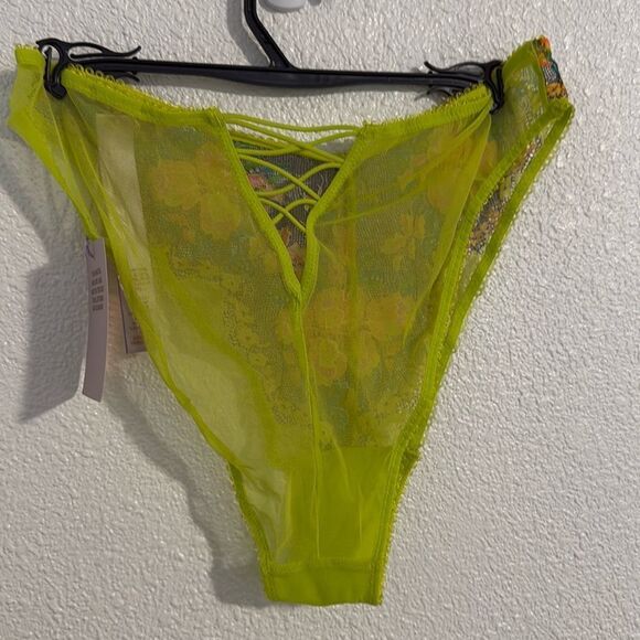 NWT- SAVAGE X FENTY -SWEETHEART LACE HIGH-LEG BIKINI-WILD BUNCH LACE -Size Small - Picture 6 of 8